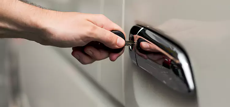 Why Choose Our Auto Locksmith Team in Oak Park, IL?